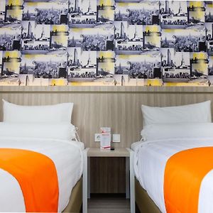 Kamar kembar standard